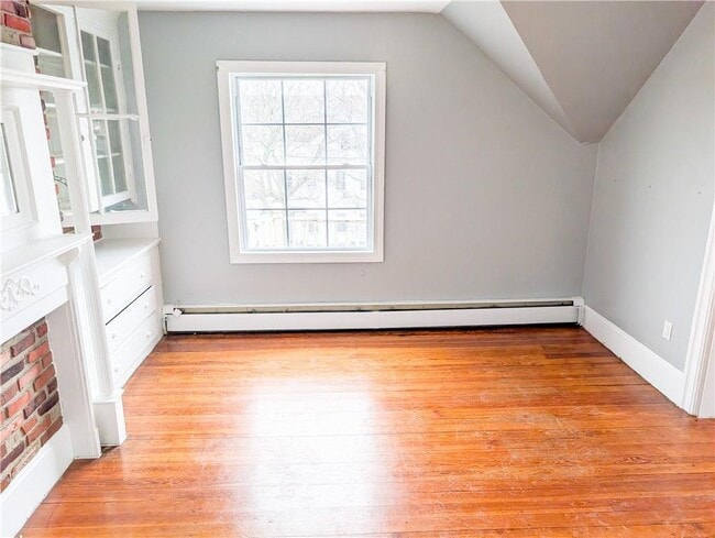 Building Photo - 53 Bancroft St