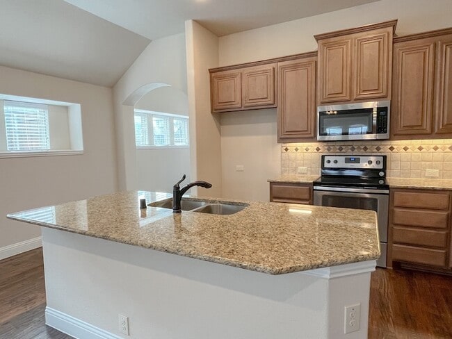 Building Photo - 1205 Roadrunner Dr