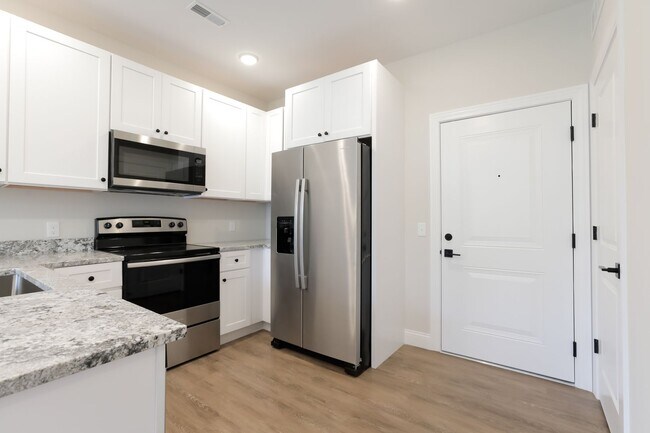 Building Photo - Lofts on State