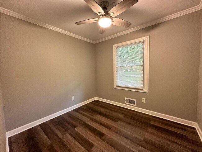 Building Photo - 8153 Attleboro Dr