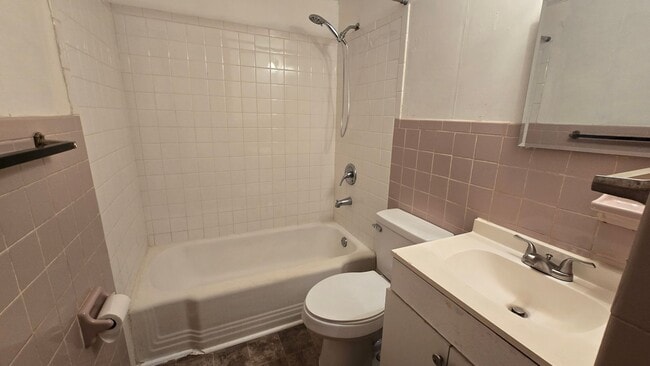 Building Photo - 1132 Hood Ave