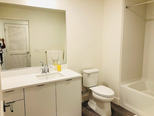Building Photo - 3578 Rambla Pl