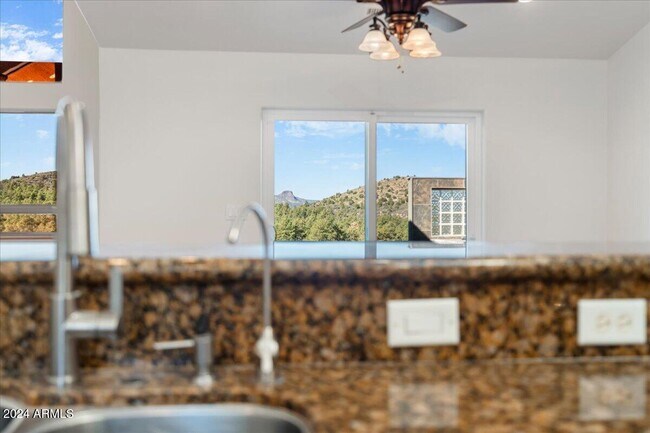 Building Photo - 1280 Majestic Vw Dr