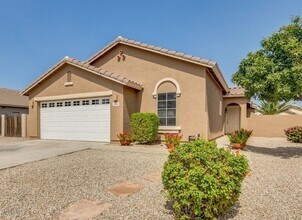 Building Photo - 3 bedroom 2 bath home with a den in san tan valley! No April rent!
