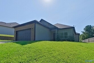 Building Photo - 111 Bates Ln