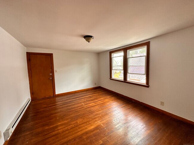 Building Photo - 253 Olivia St