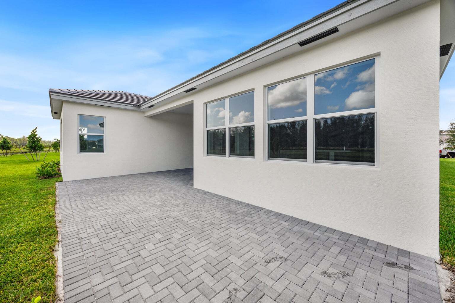 Building Photo - 15144 Wildwood Cir