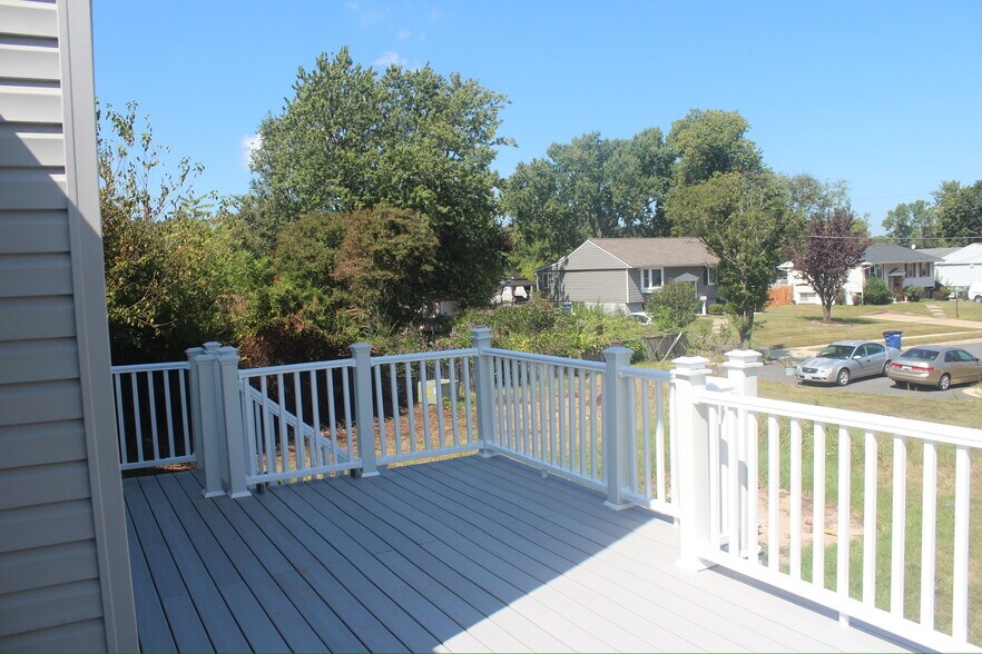 Building Photo - 750 Hickory Ct