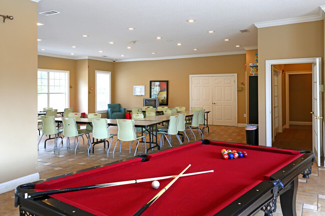 Building Photo - The Lakes at San Marcos Apartments