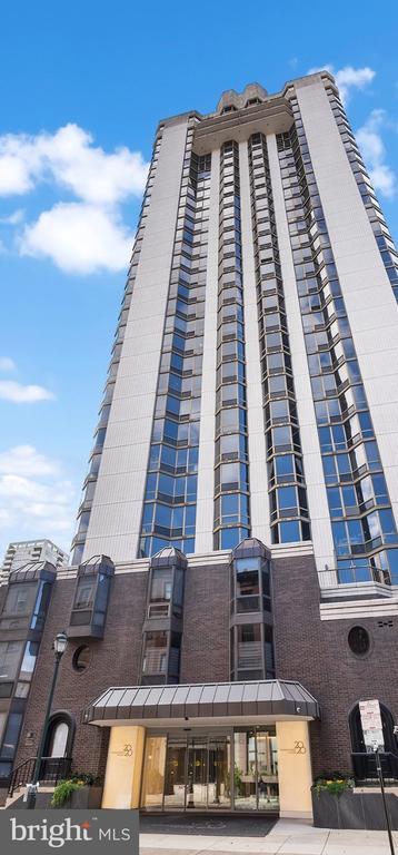 Building Photo - 2018 Walnut St