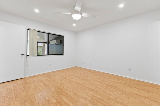 Building Photo - 1431 SE Berwick Ct