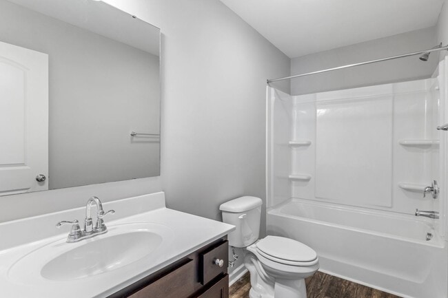 Building Photo - Newer Home in Reedy Fork, SS Appliance, Granite Counter-tops, Island, Office, Den, FP, Loft, Gara...