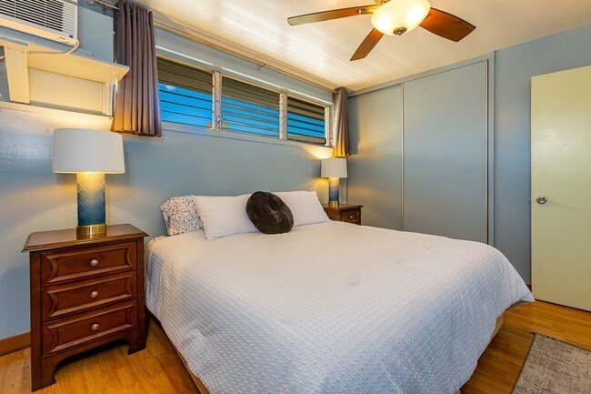 Building Photo - Oceanfront 1 Bed/1 Bath Fully Furnished Condo at Waipuilani!