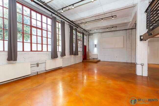 Building Photo - SoMA: Ground Level Conversion Live/Work Lo...