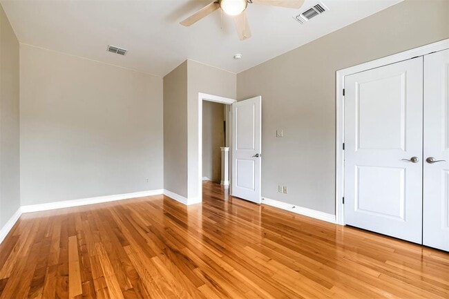 Building Photo - 2506 Camden Park