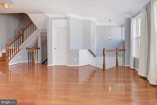 Building Photo - 18818 Silverwood Terrace