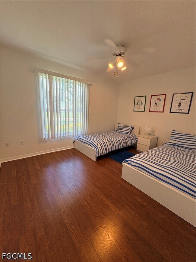 Building Photo - 2823 SW 39th Terrace