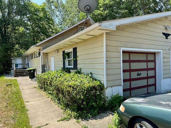 Primary Photo - 395 Powerhouse Ln