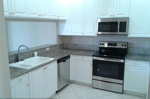 Building Photo - 3409 Lakeside Dr