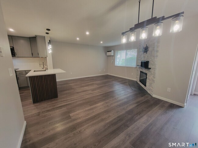 Building Photo - 73 Willow Springs