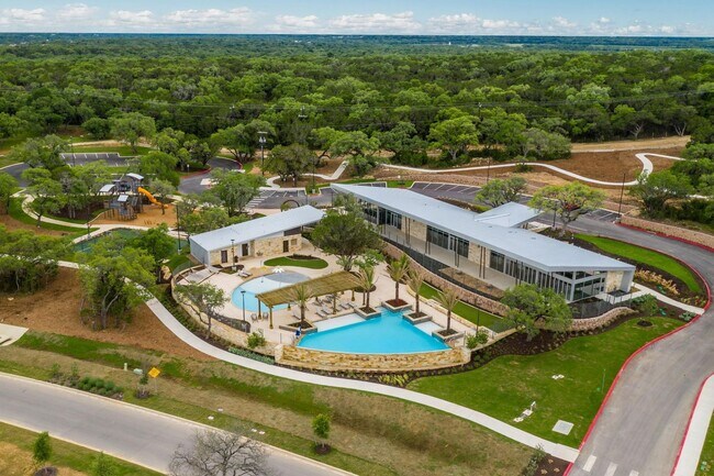 Building Photo - 3036 SF Home - 6 BR/3 BA with THREE-CAR GARAGE - BULVERDE!!!