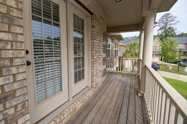 Building Photo - Elegant All-Brick 4 Bedroom Home on a Quie...