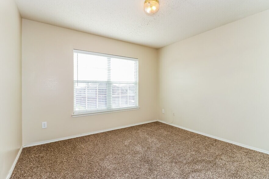 Building Photo - 7606 Tin Cup Dr
