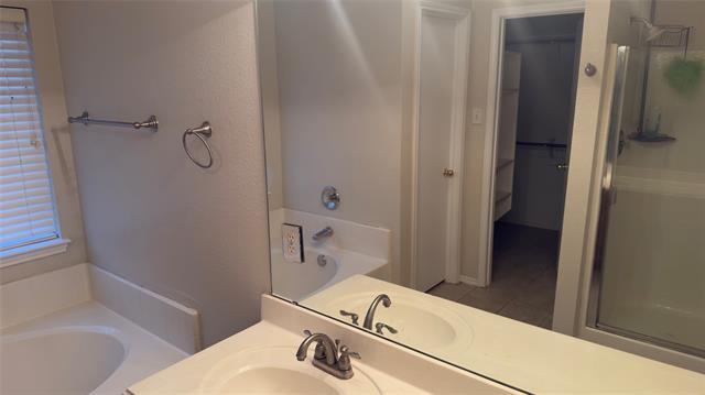 Building Photo - 1520 Santos Dr