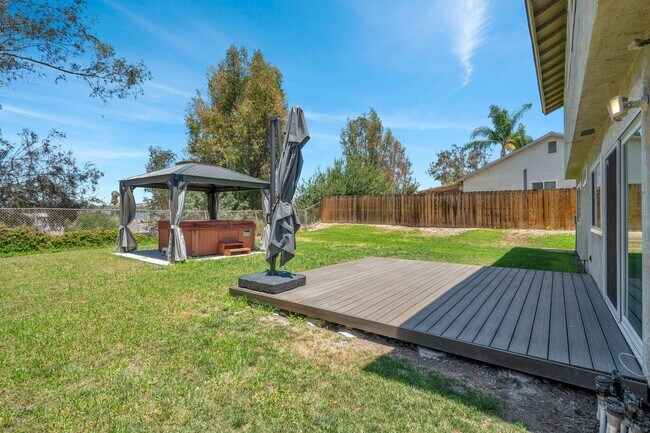 Building Photo - 5954 Flipper Dr