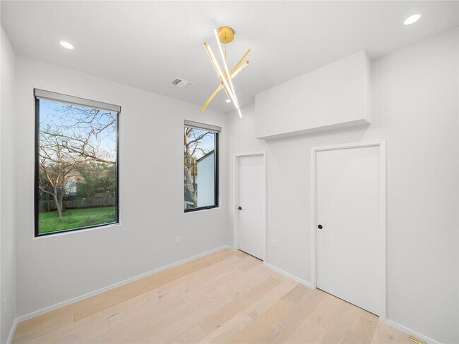 Building Photo - 2107 Brackenridge St