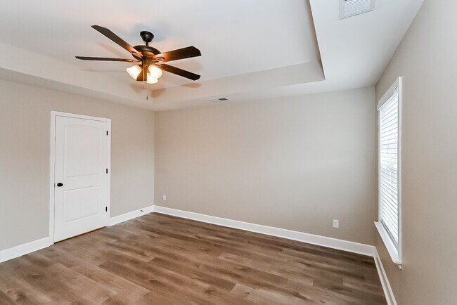 Building Photo - 3110 Logan's Loop