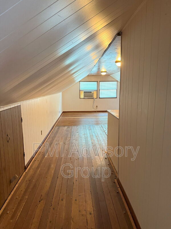 Building Photo - 1267 SW Plass Ave