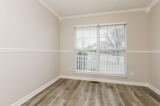 Building Photo - 230 High Chaperal Dr