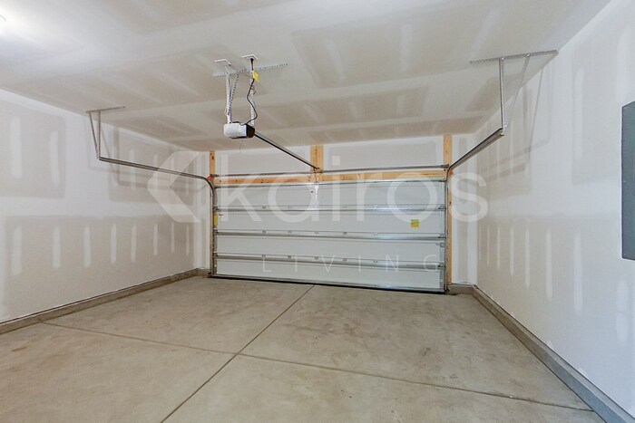 Building Photo - 638 Muster Fld Ct