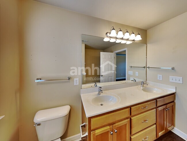 Building Photo - 3016 Sommette Drive