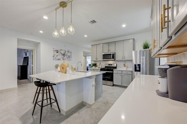 Building Photo - 29918 Reagans Rnch Dr