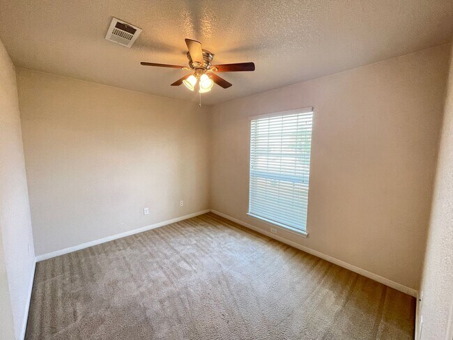 Building Photo - 4-Bedroom House for Rent in Killeen