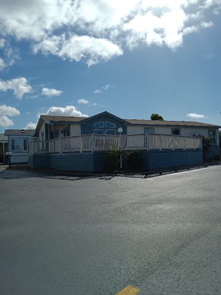 Building Photo - 319 CA-1