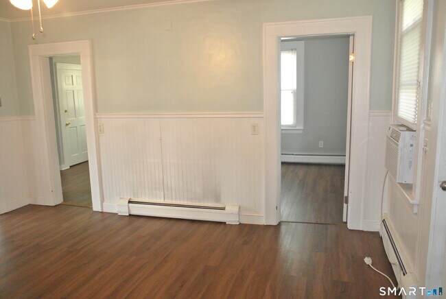 Building Photo - 115 Maltby St