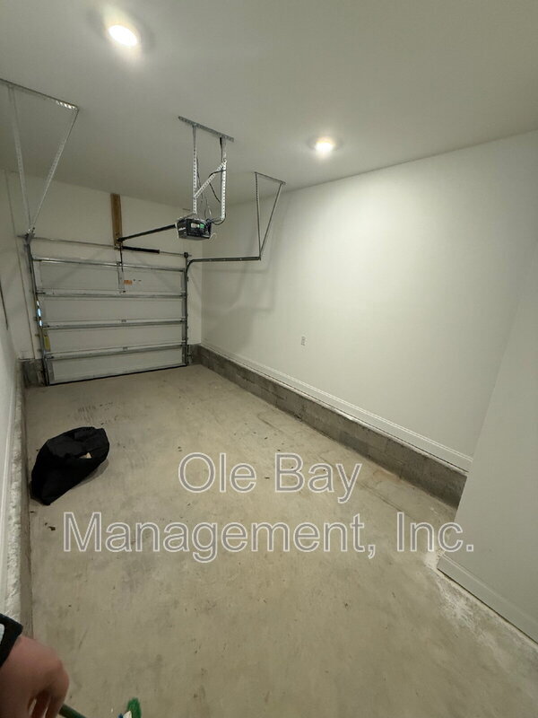 Building Photo - 6794 Spaniel Dr