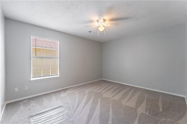 Building Photo - 725 W Van Gogh Pl