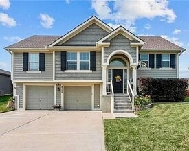Building Photo - Stunning 3BR 2.5BA Home w/ Fenced Yard & Spacious Deck • Stainless Kitchen • Oversized Garage in ...