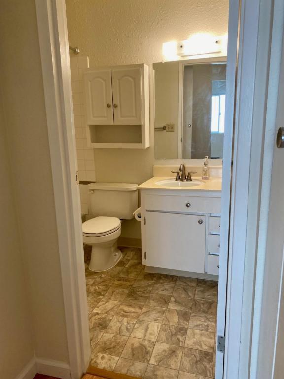 Building Photo - 395 Imperial Way