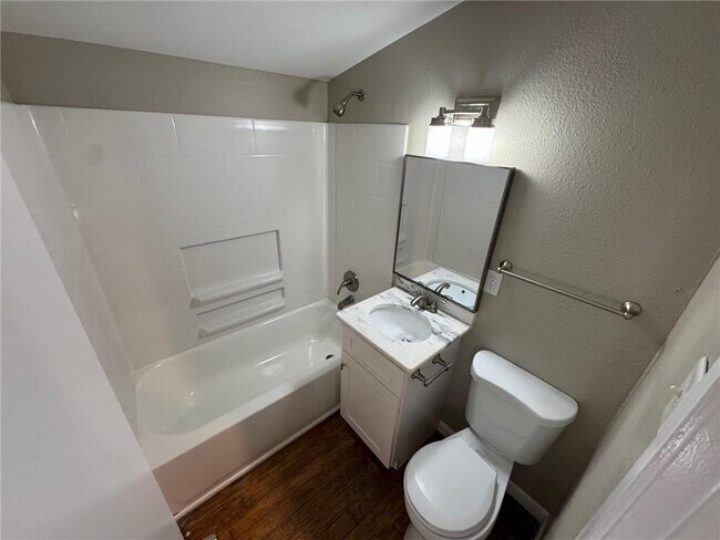 Building Photo - 4051 Pringle Dr