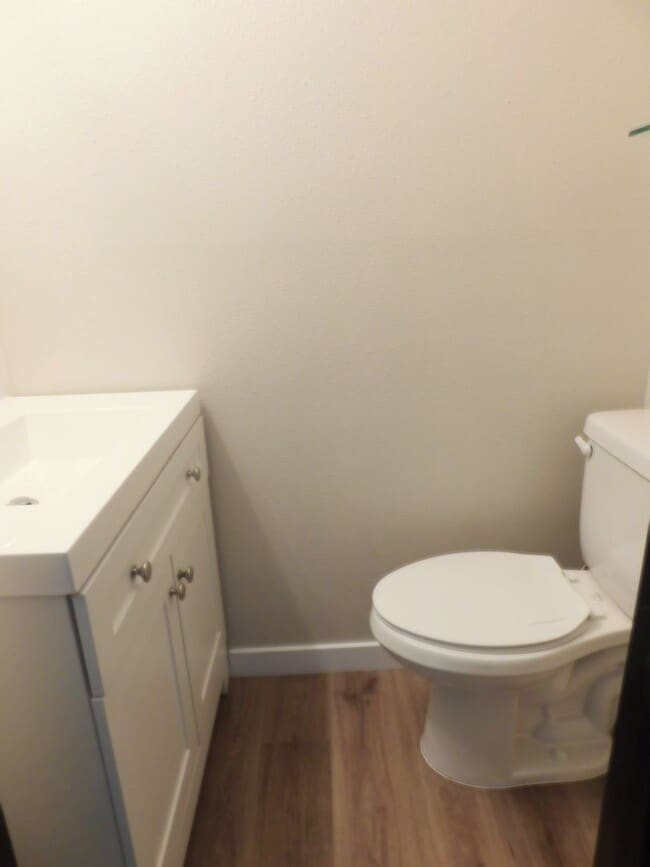 Building Photo - Beautiful 4 Bedroom, 1-1/2 Bathroom Home W...