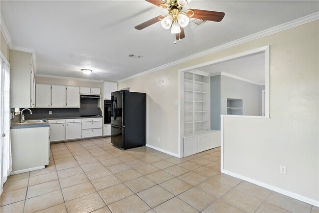 Building Photo - 2703 Allen Forest Dr