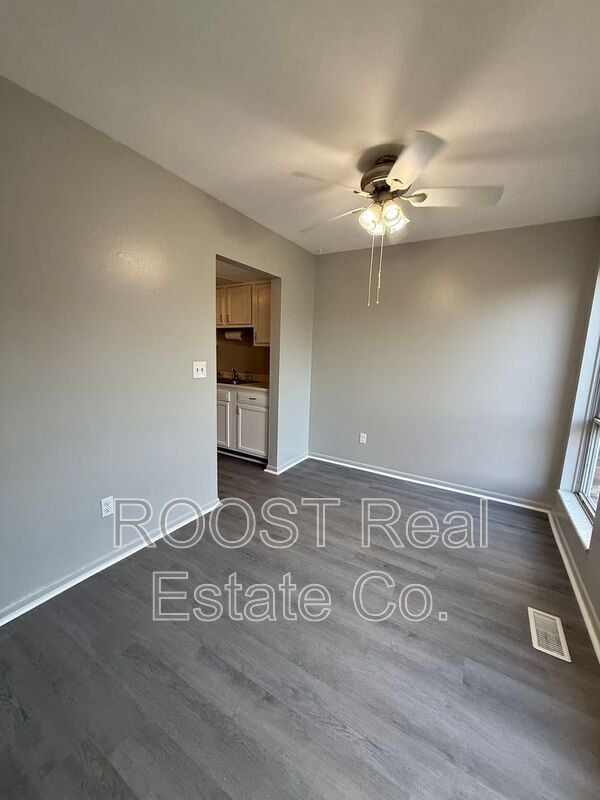 Building Photo - 6820-6826 Emerald Ave