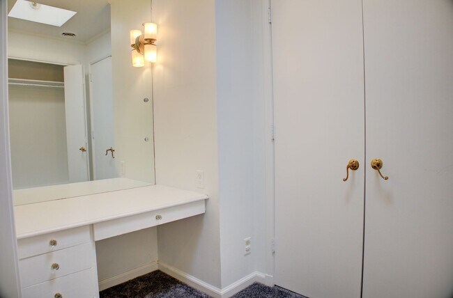 Building Photo - 3-bedroom, 2.5-bath home with mostly hardwood floors