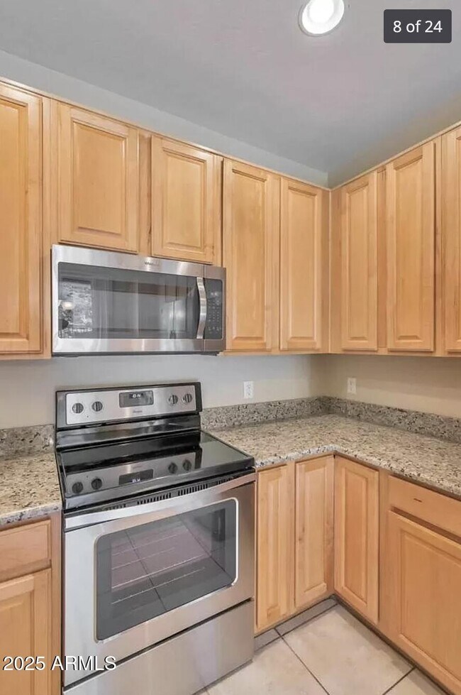 Building Photo - 315 W Mountain Sage Dr