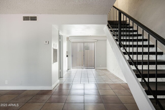 Building Photo - 3522 W Dunlap Ave